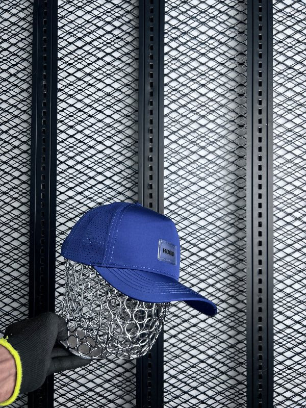 Cap navy with black logo