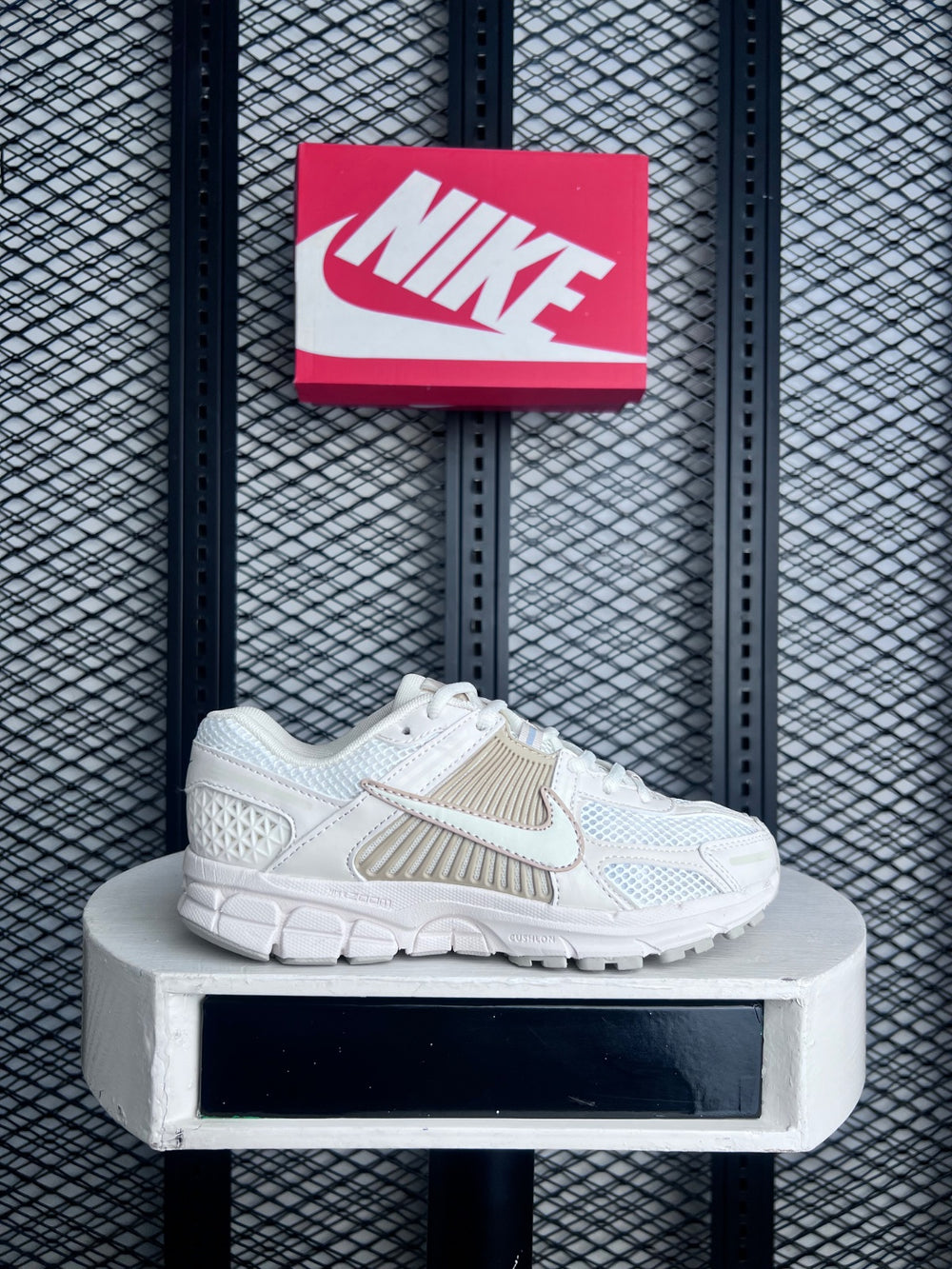 Sneaker triple cream