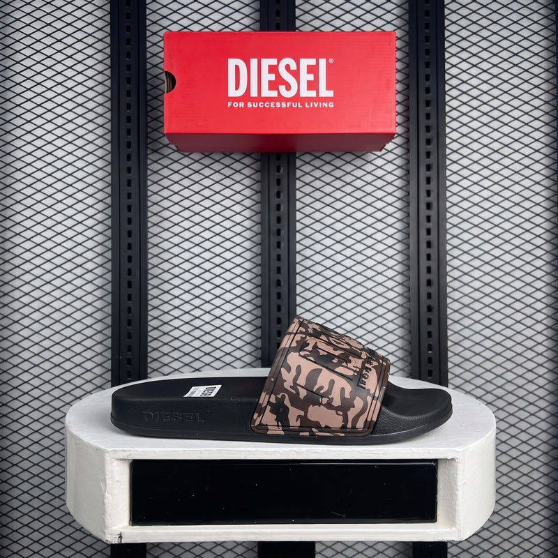 Camouflage-print rubber slide in brown and black