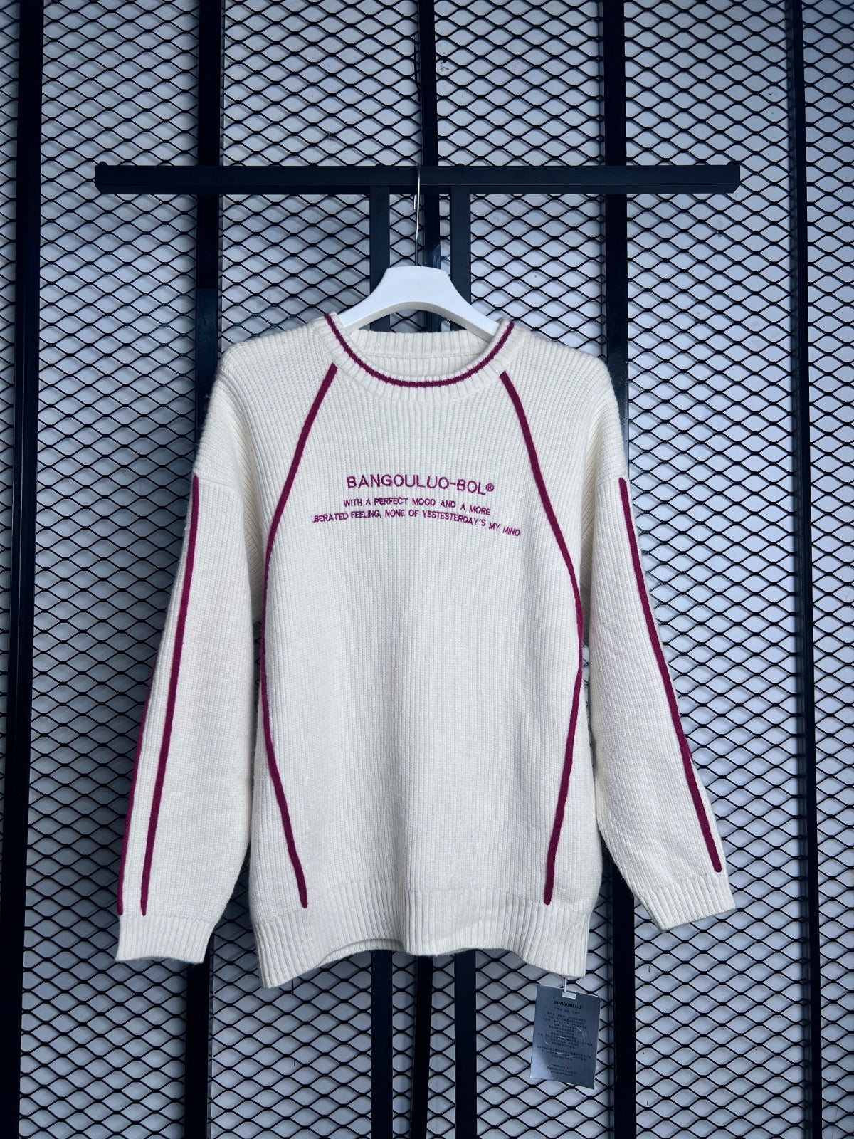 Sweater hoodie cream white end red #1