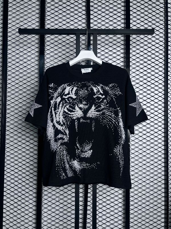Boxy crewneck silhouette with rhinestone tiger graphic