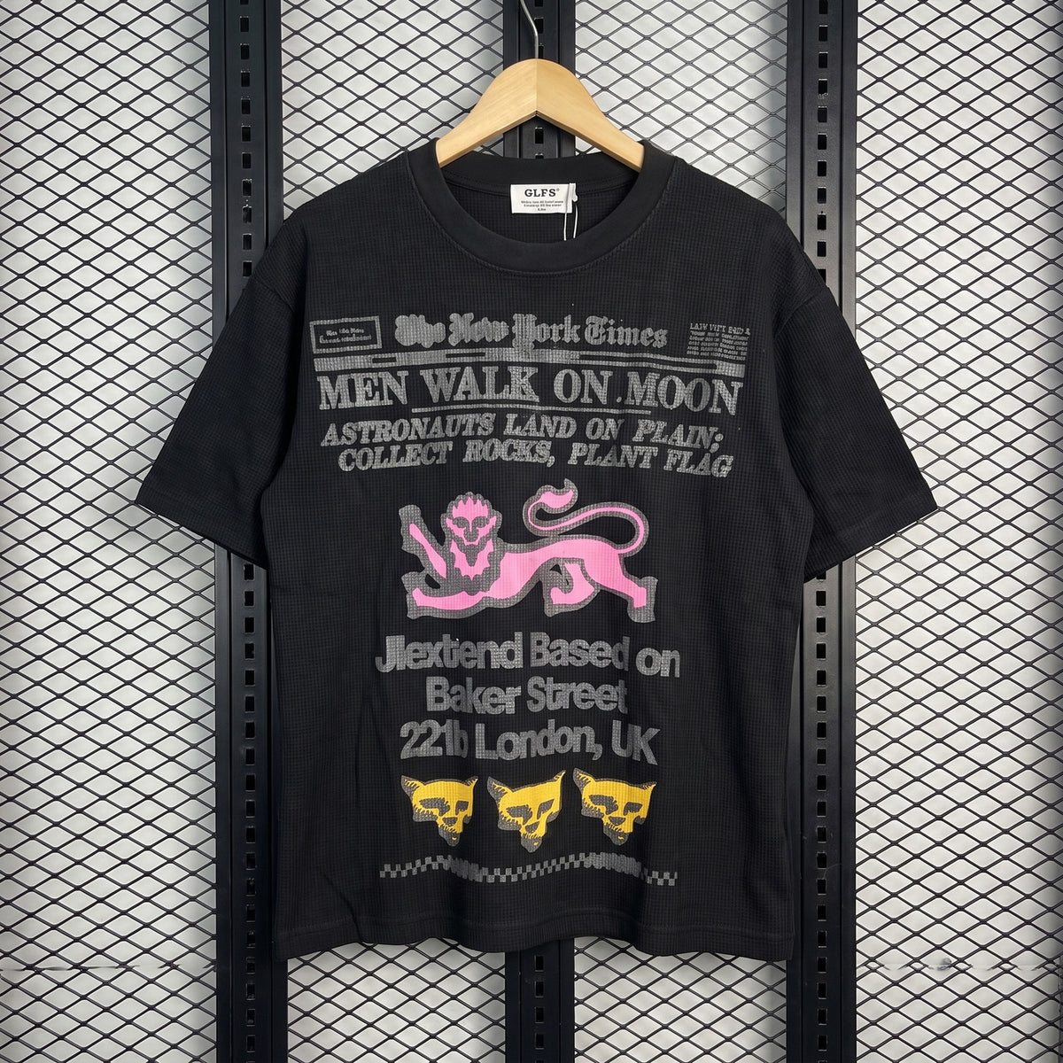 Textured knit graphic short-sleeve t-shirt in black