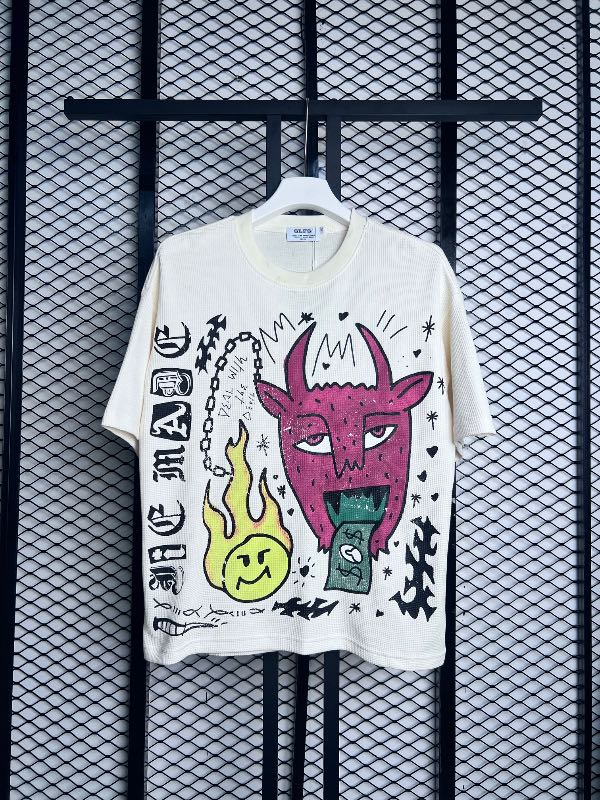 Ribbed collar textured knit tee with devil graphic