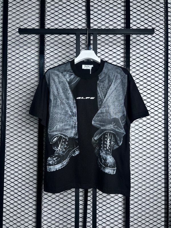 Graphic boots and denim print black t-shirt