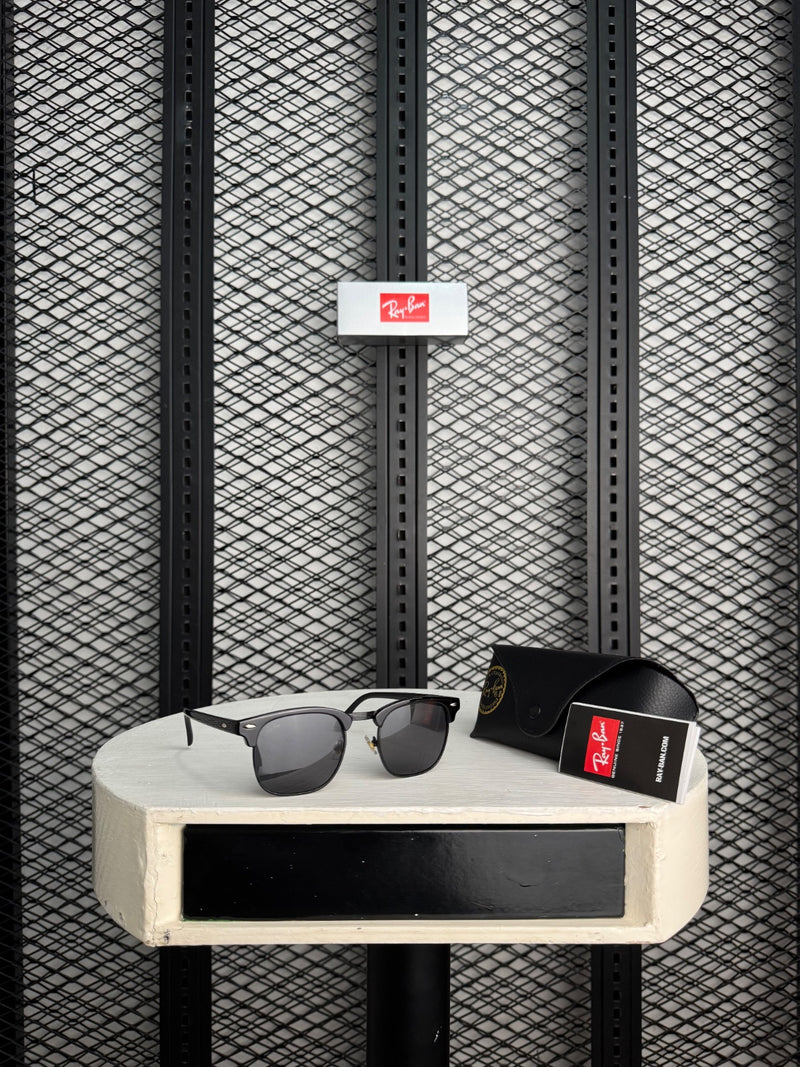 Gloss black browline sunglasses with dark tinted lenses