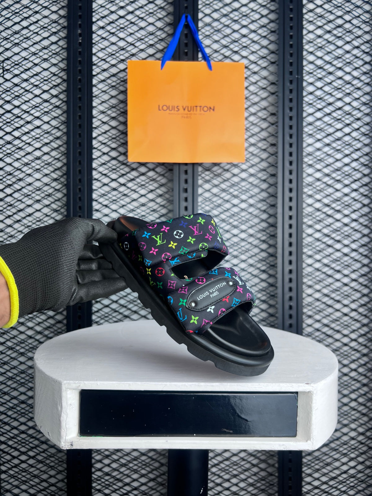 BLACK MURAKAMI slide