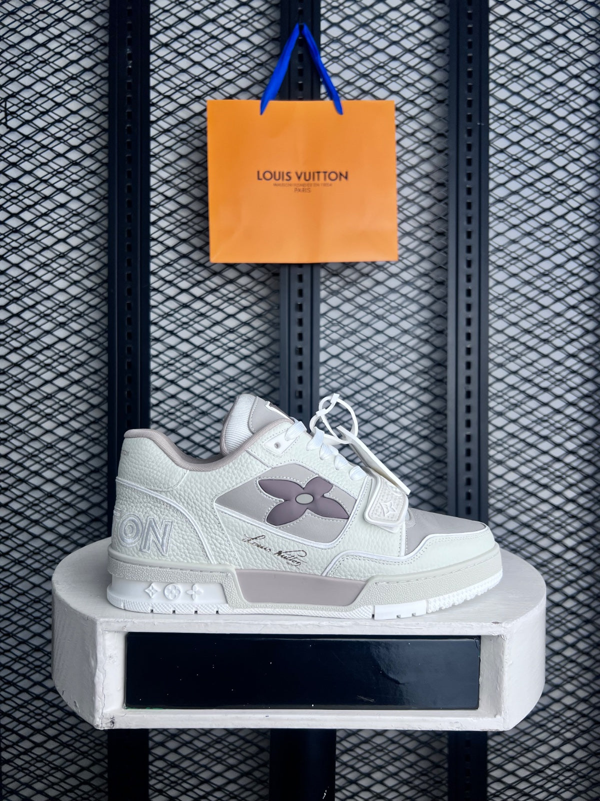 Trainer sneaker cream grey