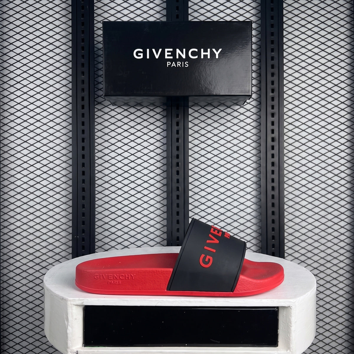 Paris slide red black