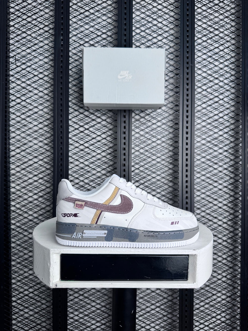 Cream white sneaker