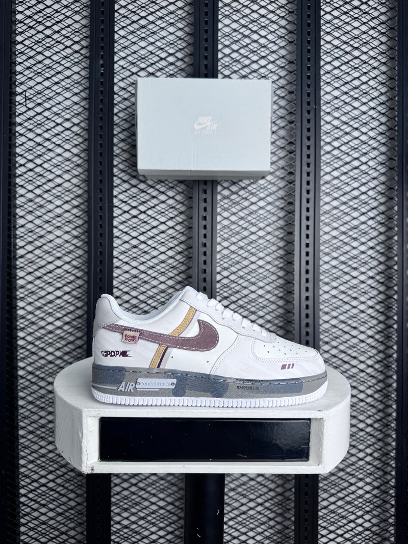 Cream white sneaker