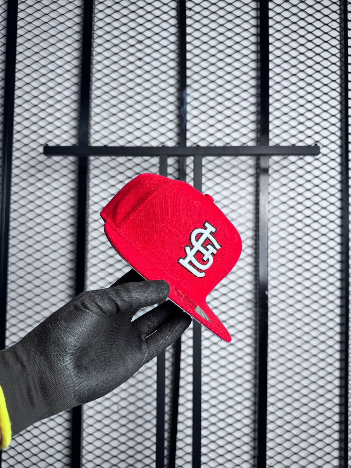 Lst cap red