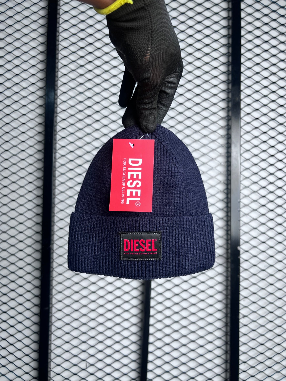 Beanie navy blue with red