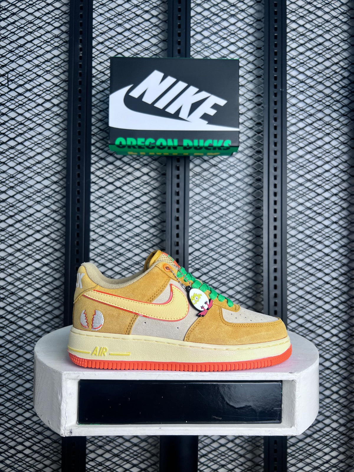Low-top sneaker Ducks of a Feather University of Oregon Duck or Egg