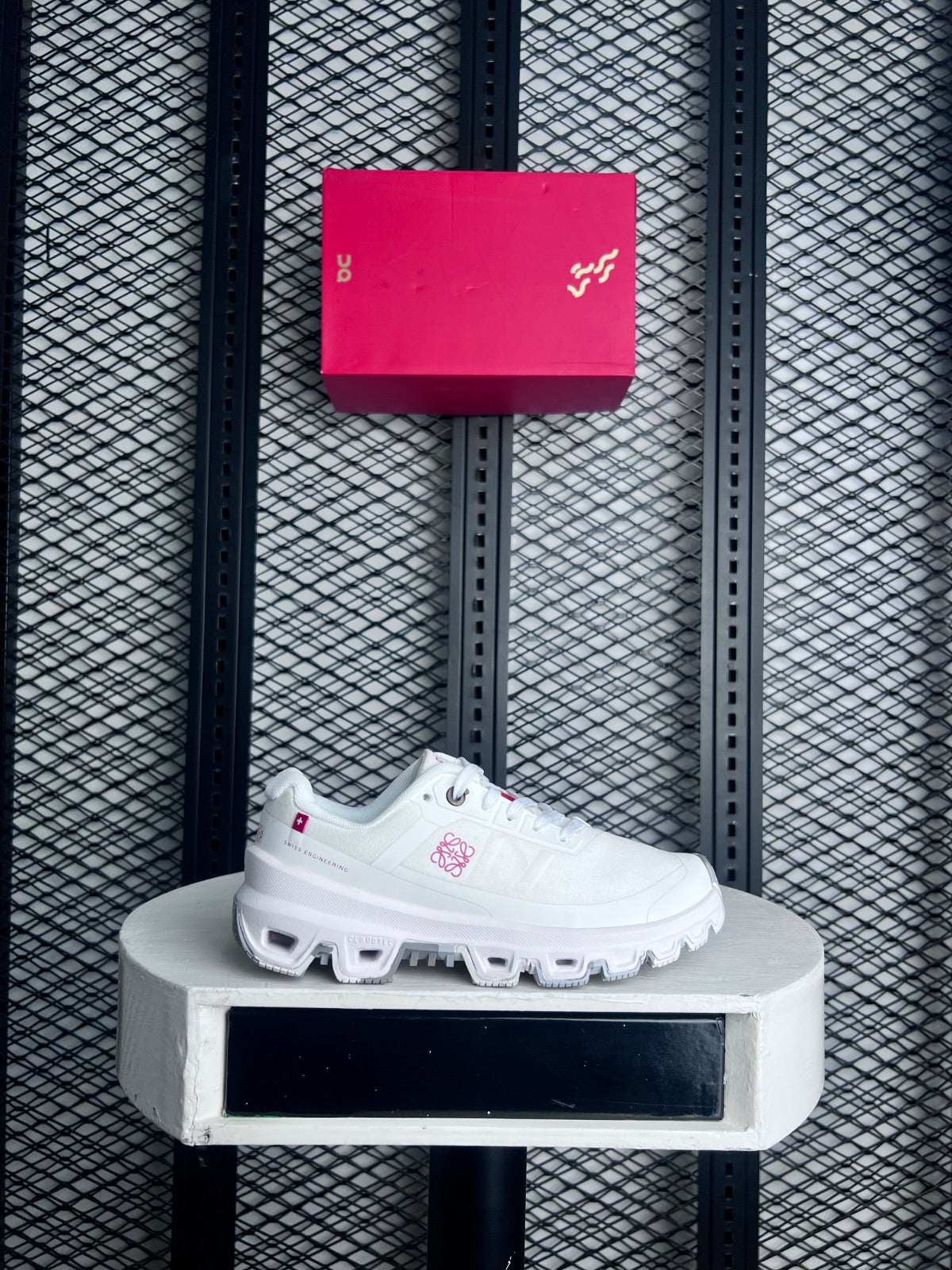 Sneaker White with red