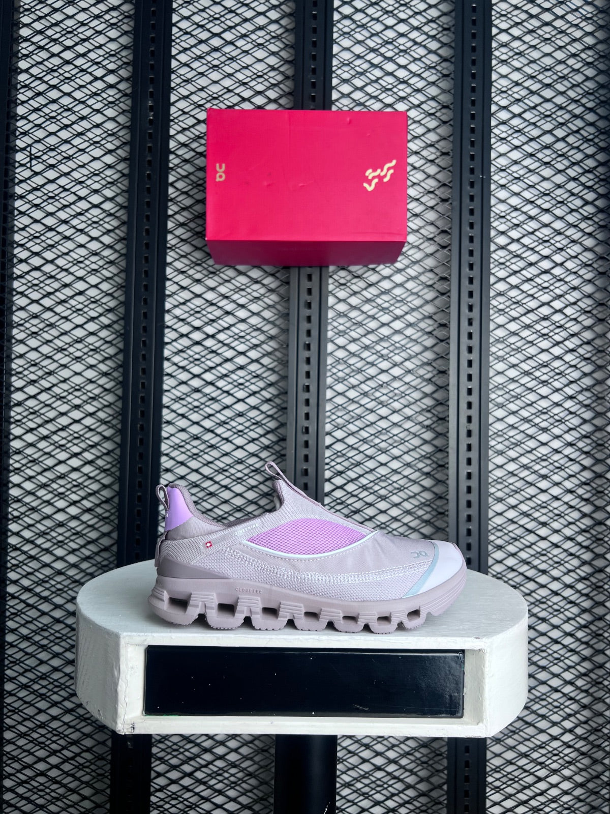 Sneaker tec purple Swiss engineering